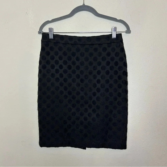 Ann Taylor Black on Black Polka Dot Skirt Size 4 Petite - Picture 1 of 7